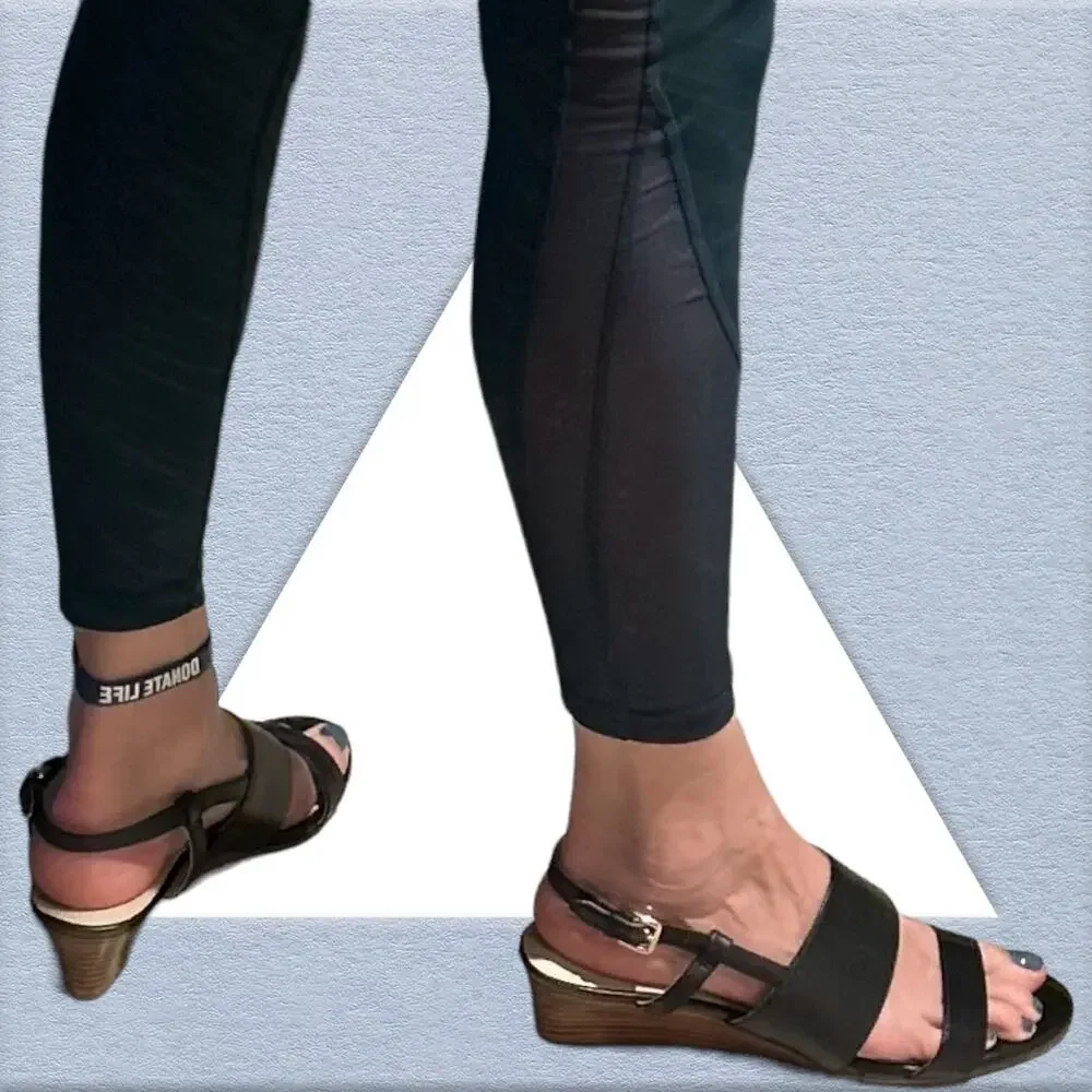 EUC Cole Haan black low wedge sandals heels size 10